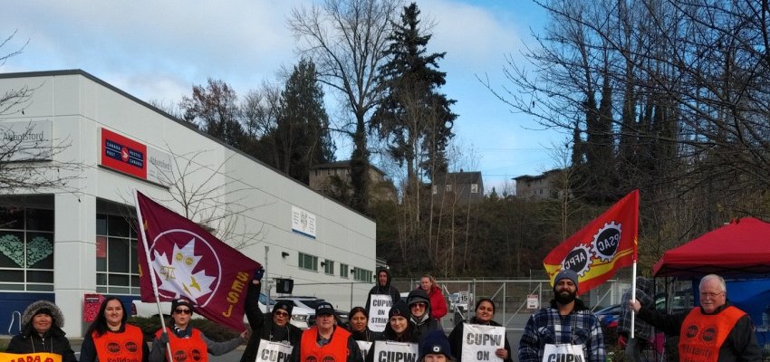 'Talks have ground to a halt': Canada Post, Union negotiations enter 12th day